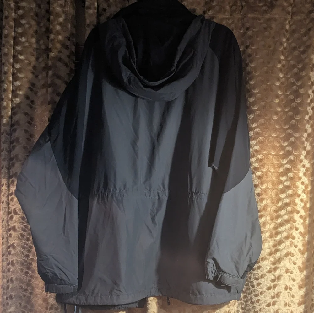 The North Face. Men's Jacket. With Hood. Grey And Black. Lined.